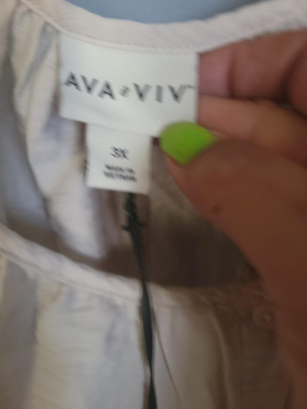 Ava & Viv Cream Textured Button Front Blouse 3X NWT - Picture 5 of 6